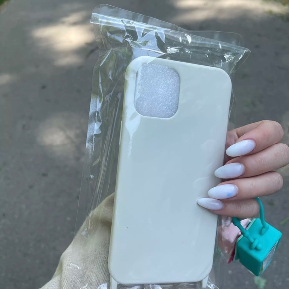 NWOT Crossbody Necklace Strap Silicone Phone Case - Picture 5 of 7